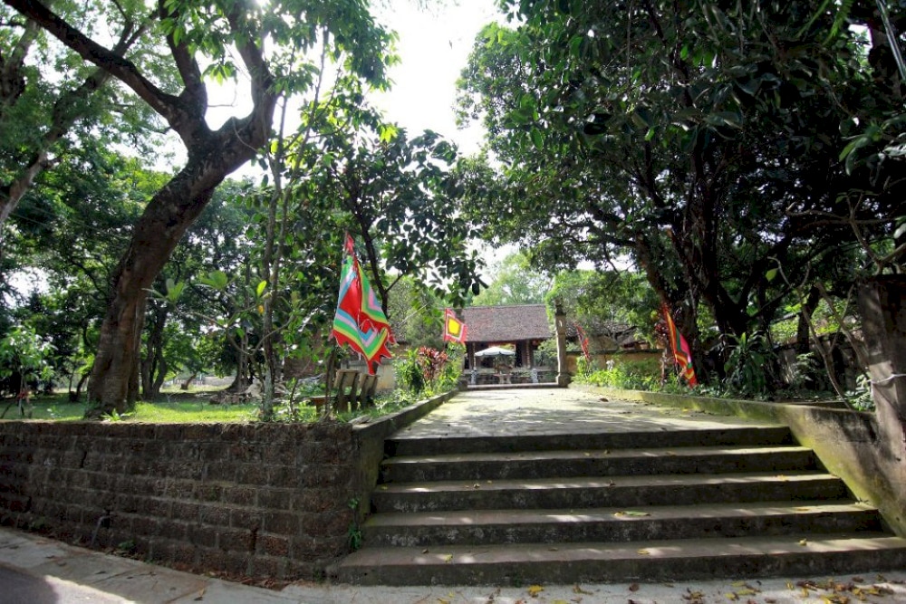 The majestic beauty of Phung Hung Temple, the largest of its kind in Vietnam
